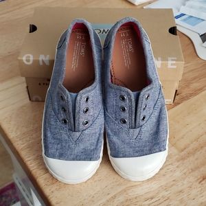 TOMS Zuma boy/girl easy on, slip on, like new